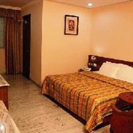 Hotel Grand Seasons Kochi Zewnętrze zdjęcie