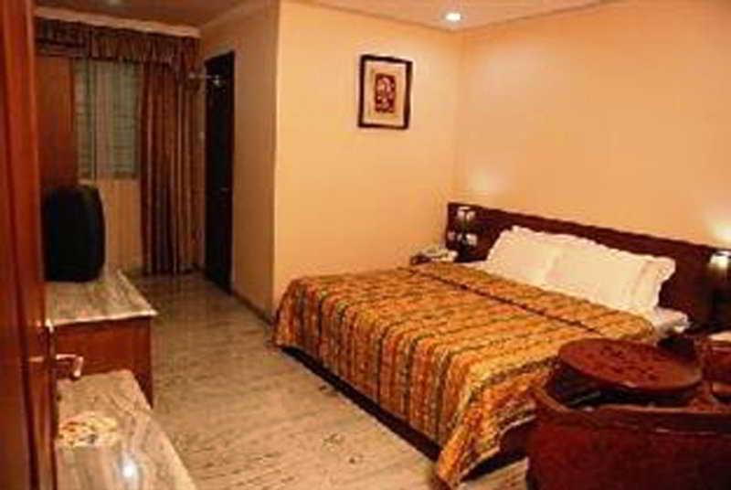 Hotel Grand Seasons Kochi Zewnętrze zdjęcie